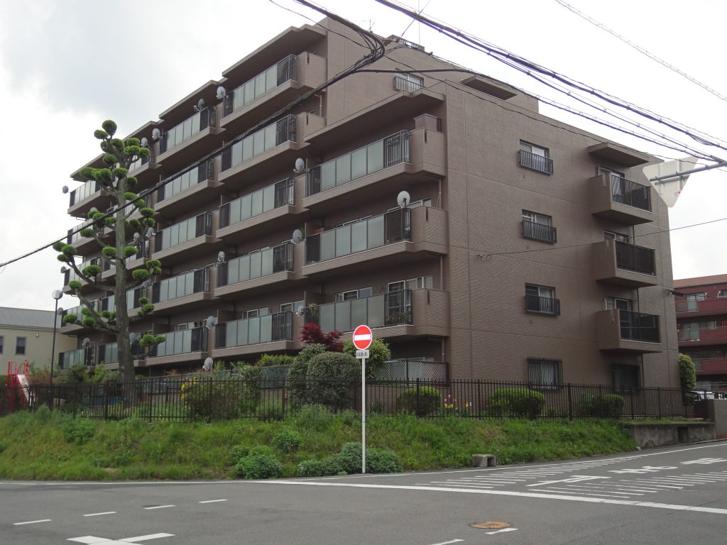 3LDK<br/ >[コープ野村くずは　1階]